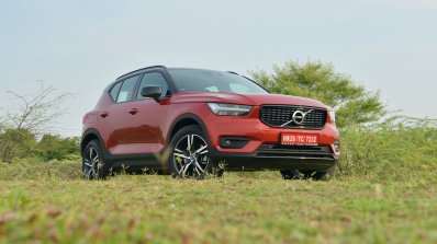 Volvo XC40 review front three quarters low