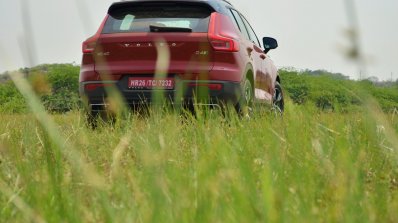 Volvo XC40 review rear angle grass