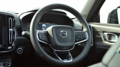 Volvo XC40 review steering wheel