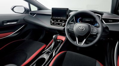 2018 Toyota Corolla Hatchback (Toyota Corolla Sport) interior dashboard