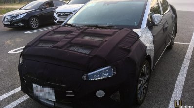 2019 Hyundai Elantra (2018 Hyundai Avante) front three quarters spy shot
