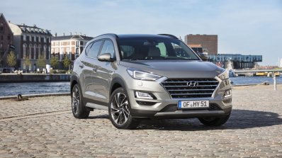 2019 Hyundai Tucson (facelift) front three quarters