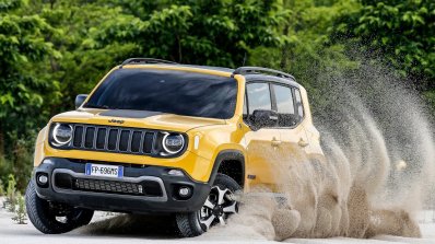 2019 Jeep Renegade Trailhawk action shot front