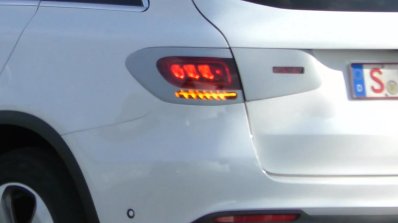 2019 Mercedes GLC facelift spy shot tail light