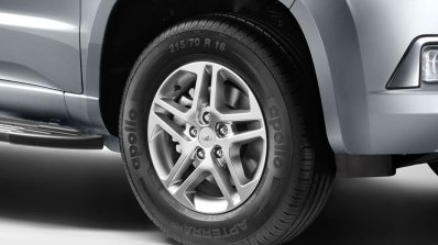 Mahindra TUV300 Plus alloy wheel