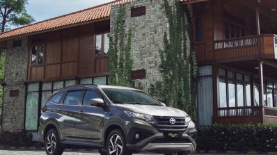 Toyota Rush front three quarters