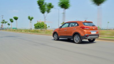 2018 Hyundai Creta facelift review rear angle far motion