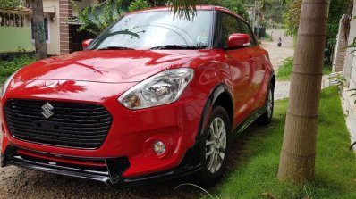 2018 Maruti Swift with black body kit front three quarters