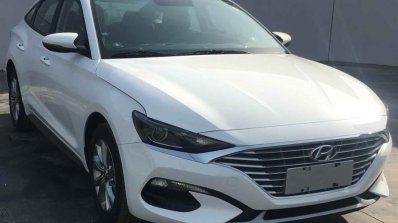 Hyundai Lafesta front three quarters