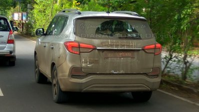 Mahindra Rexton (G4 SsangYong Rexton spied