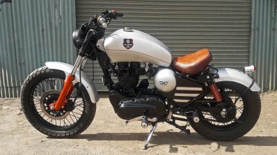 Royal Enfield Thunderbird bobber Nirankush by Dochaki Customs left side