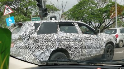 Tata Harrier (Tata H5X) spy shot side angle