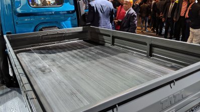 Tata Intra Auto Expo 2018 cargo bay