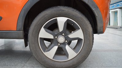 Tata Nexon AMT alloy wheel