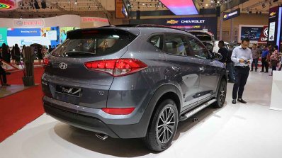 2018 Hyundai Santa Fe Image Rear Three Quarter Gii