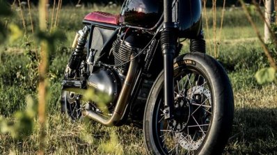 Custom Royal Enfield Interceptor 650 Front Quarter
