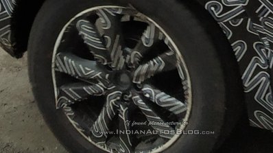 Indian-spec Nissan Kicks wheel spy shot