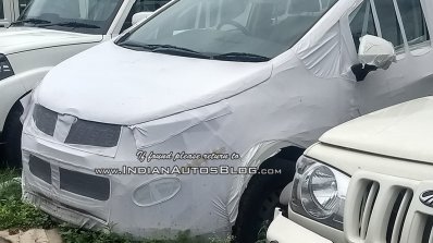 Mahindra Marazzo grille dealer spied