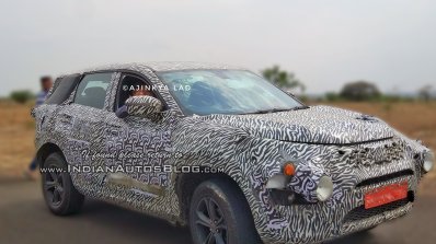 Tata Harrier front right quarter Spy image
