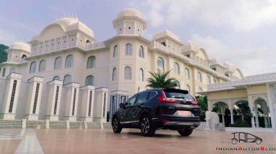 2018 Honda Cr V Review Images Rear Three Quarters