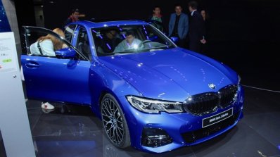 2019 Bmw 3 Series Blue Front Three Quarters At 201