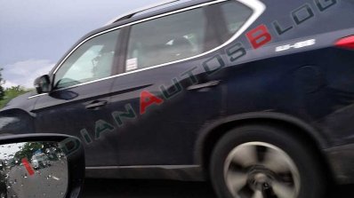 Mahindra Rexton Images Side Profile Action Shot
