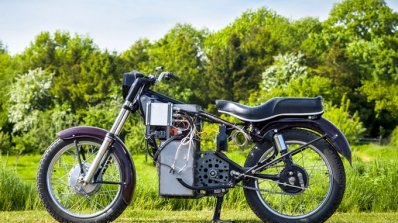 Charging Bullet Royal Enfield Bullet 350 Left Side