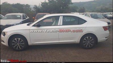 Skoda Superb Sportline Images Interior Side Profil