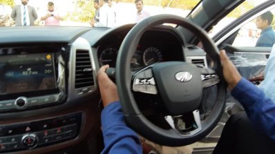 Mahindra Alturas Interior Image Steering Wheel Cen