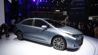 2020 Toyota Corolla Hybrid Sedan Front Three Quart