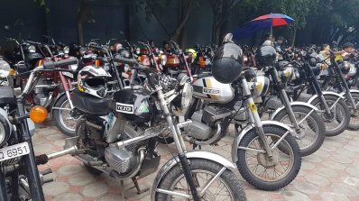 Yezdi Roadking 250 By Vishal Agarwal Right Front Q