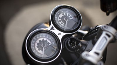 2019 Triumph Speed Twin Clocks Instrument Console