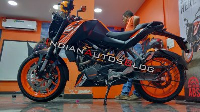 Ktm 125 Duke Left Profile