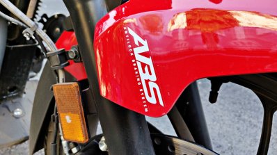 Hero Xtreme 200r Road Test Review Front Fender Abs