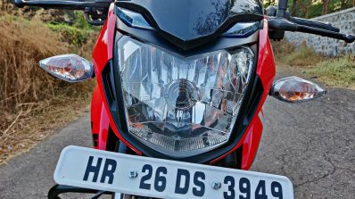 Hero Xtreme 200r Road Test Review Headlight Close