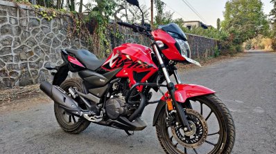 Hero Xtreme 200r Road Test Review Right Front Quar