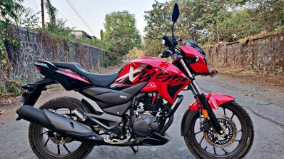 Hero Xtreme 200r Road Test Review Right Side