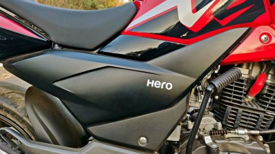 Hero Xtreme 200r Road Test Review Side Panel Right