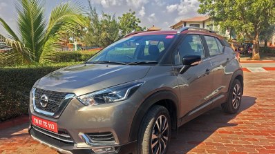 Nissan Kicks Review Images Front Three Quarters 5