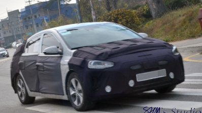 2019 Hyundai Ioniq Facelift Front Three Quarters R