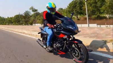 Here S The First Youtuber Review Of 2019 Bajaj Pulsar 220f Abs Video