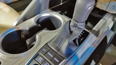 2019 Toyota Camry Hybrid Image Interior Gear Lever