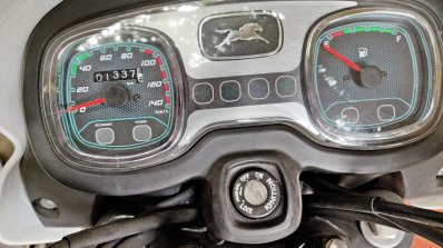 Tvs Radeon Road Test Review Detail Shots Instrumen