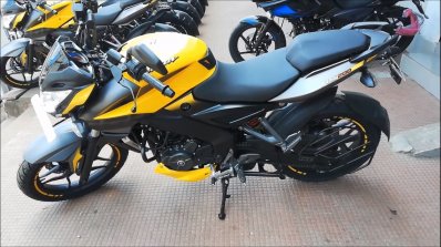 Bajaj Pulsar Ns0 Abs Gets A New Yellow Colour Option Video