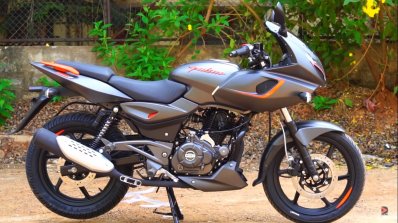 Pulsar 180 deals 220 new model