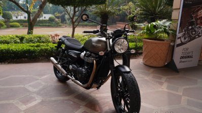2019 Triumph Street Twin India Launch Right Front