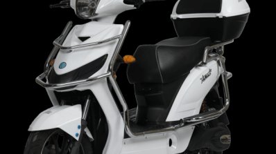 Avan Xero Plus Launched In India Left Front Quarte