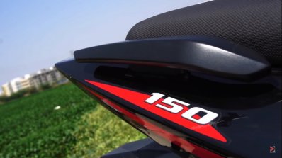 bajaj pulsar 150 seat cowl price