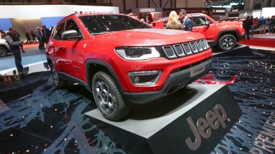 Jeep Compass Phev Front Three Quarters Live Image