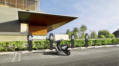 Ather Grid Charging Network Outdoor Shot 2